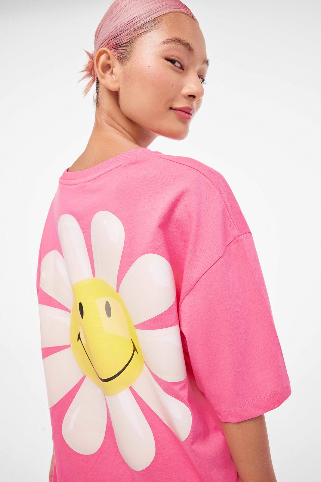 Bershka Teams up With Smiley 2.jpg