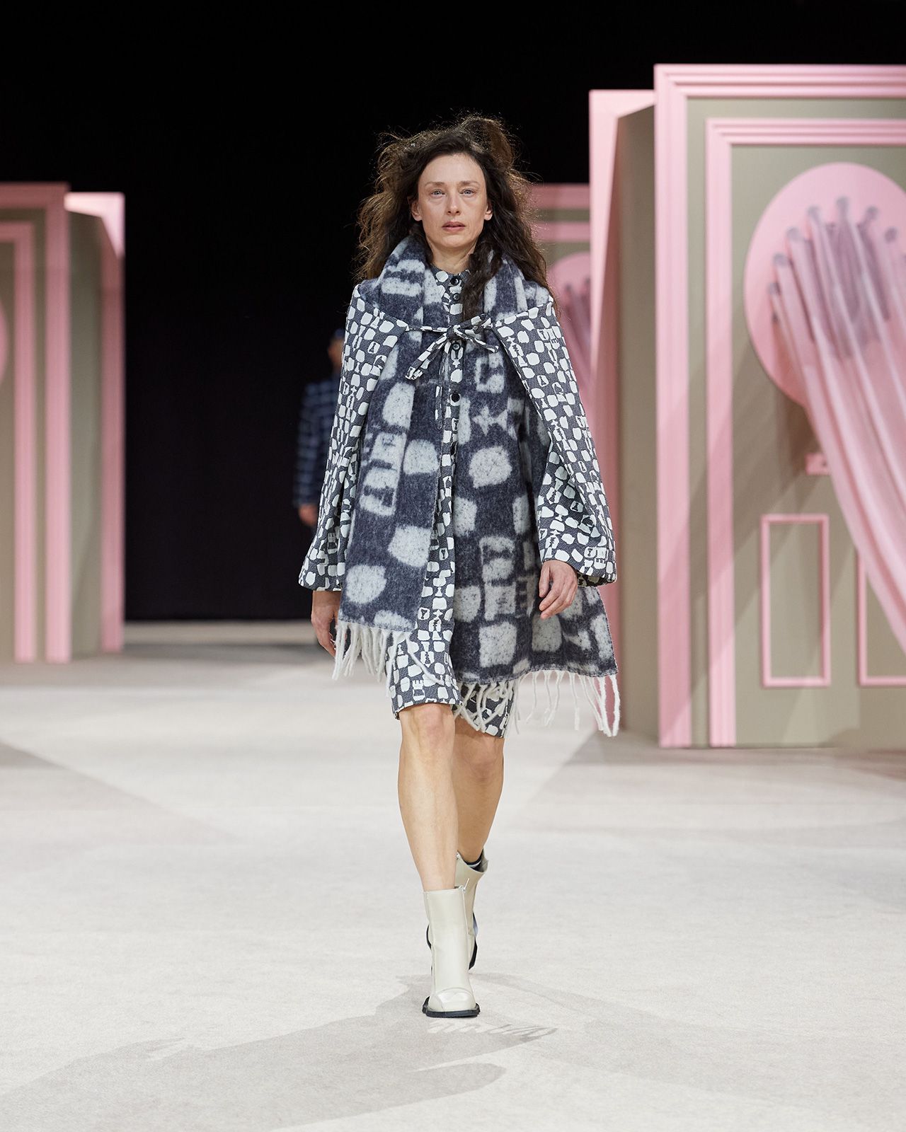 AW24-Copenhagen-Fashion-Week-HenrikVibskov-Runway-4x5-James-Cochrane-22.jpg