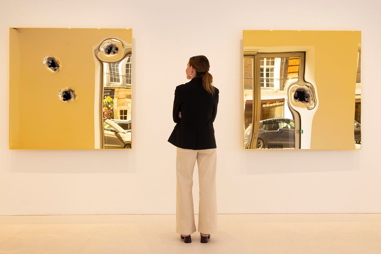 Maurizio-Cattelan_Bones_4.jpg