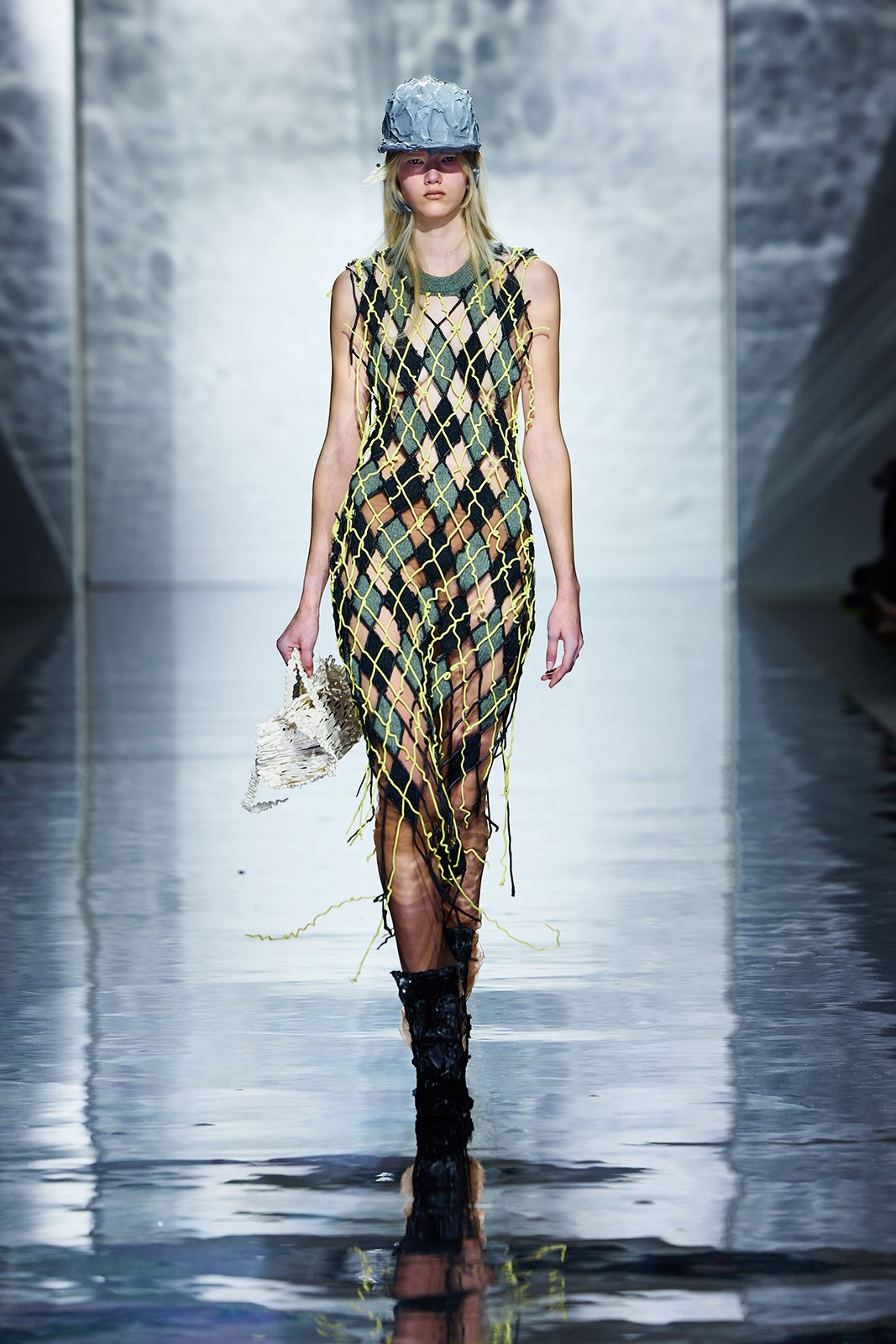 14_KASIA-KUCHARSKA_AW25_Runway_by_Finnegan-Koichi-Godenschweger.jpg