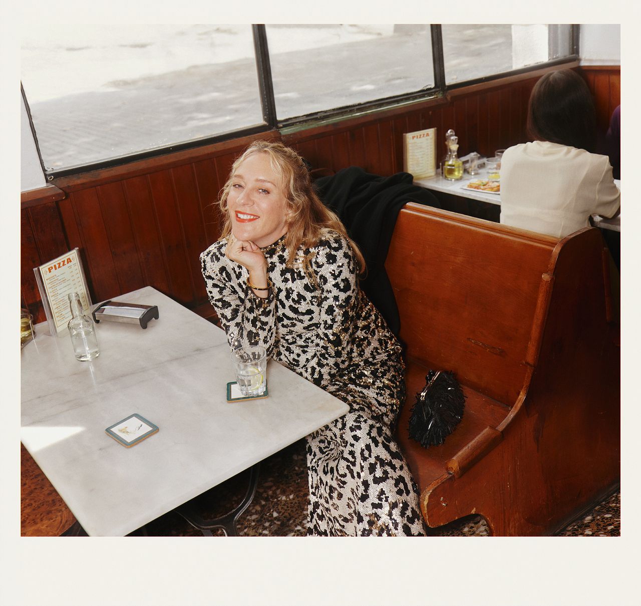 Zalan D2300002 Holida Y23 Kv Chloe Affectionate 18287 S Rgb.jpg