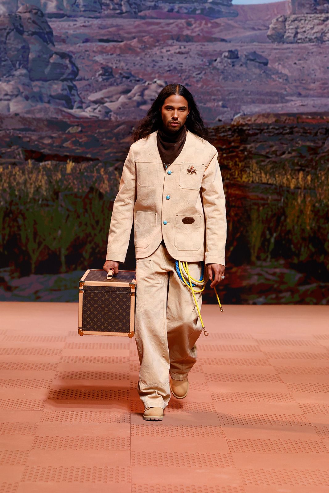LOUIS_VUITTON_MENS_FALL_WINTER_2024_22.jpg