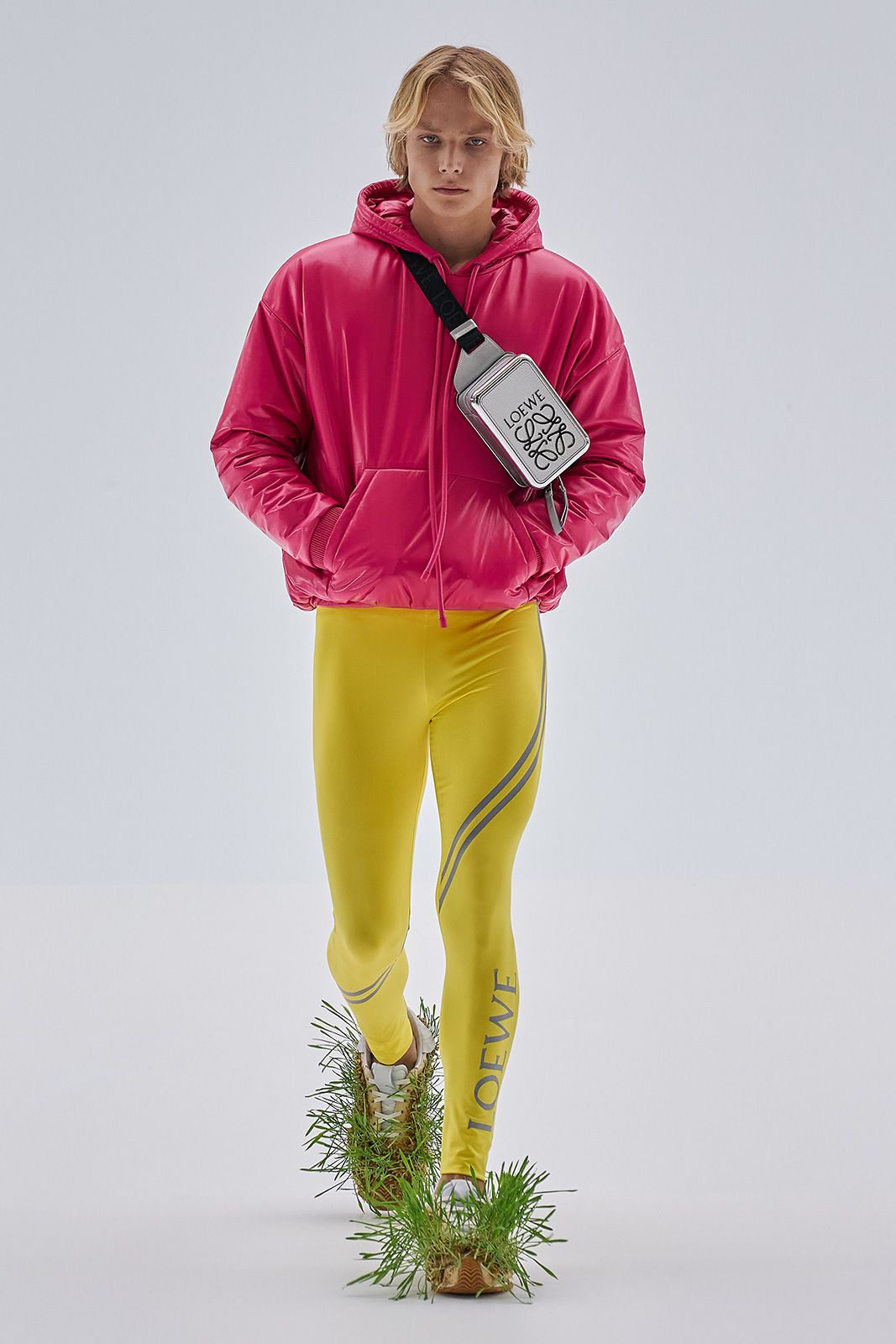Loewe S S23 Mens Show Runway Look 35 Front Rgb Cropped 2x3 35.jpg