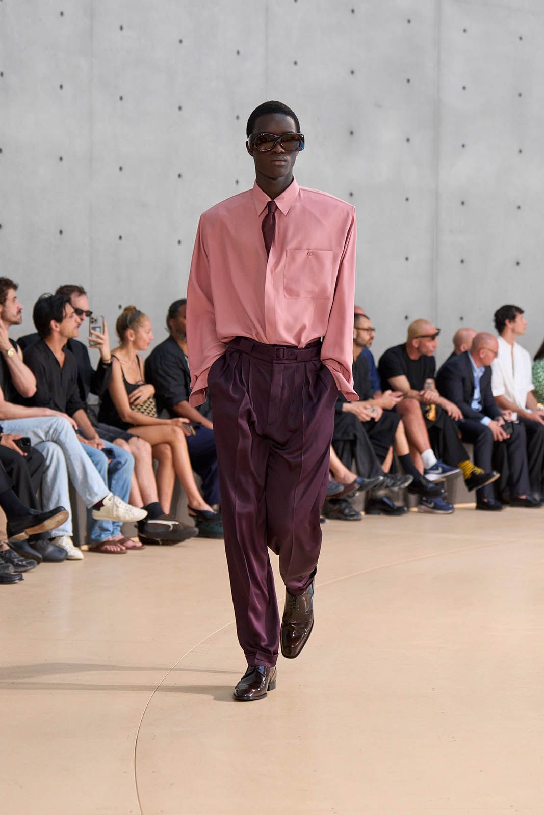 SAINT LAURENT_FASHION_SHOW_MEN_SUMMER26_RUNWAY_25.jpg