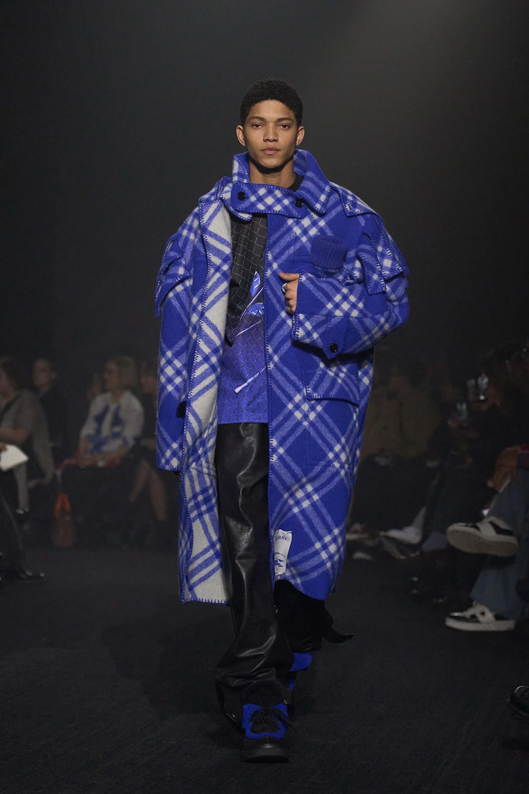 Burberry Fall 2023 Ready to Wear Gorunway 29.jpg