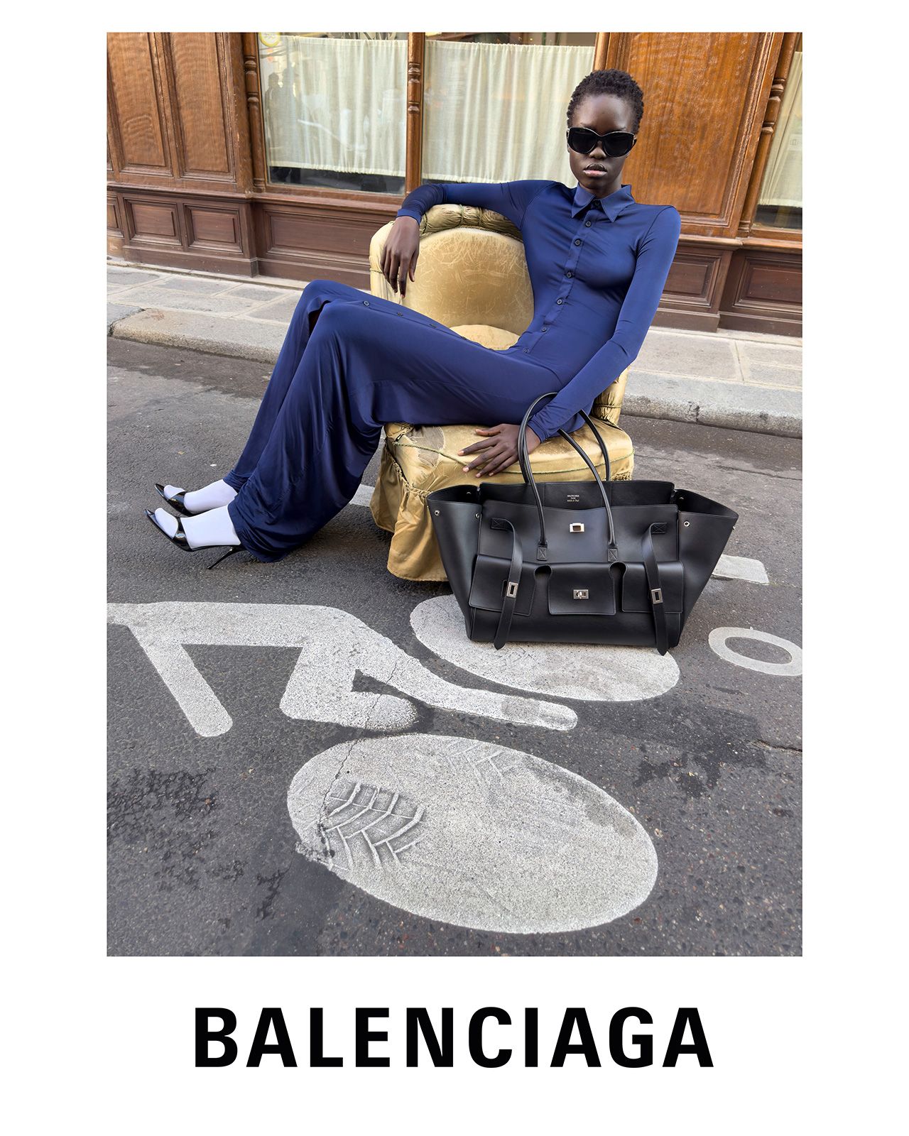 BALENCIAGA-THIS-IS-A-BALENCIAGA-CAMPAIGN-BY-JUERGEN-TELLER-IMAGE-7.jpg