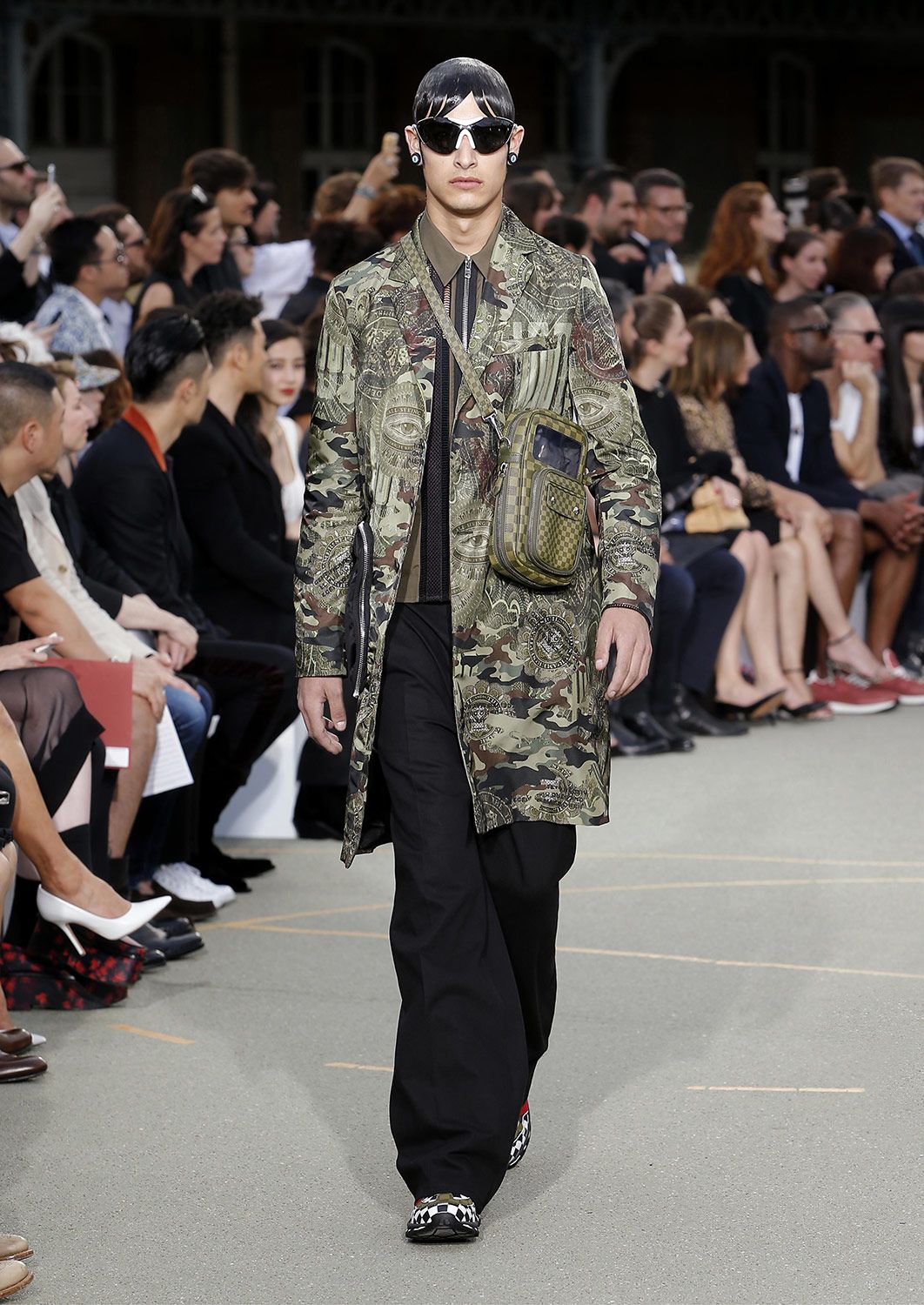Givenchy S S17 Metalmagazine 12.jpg