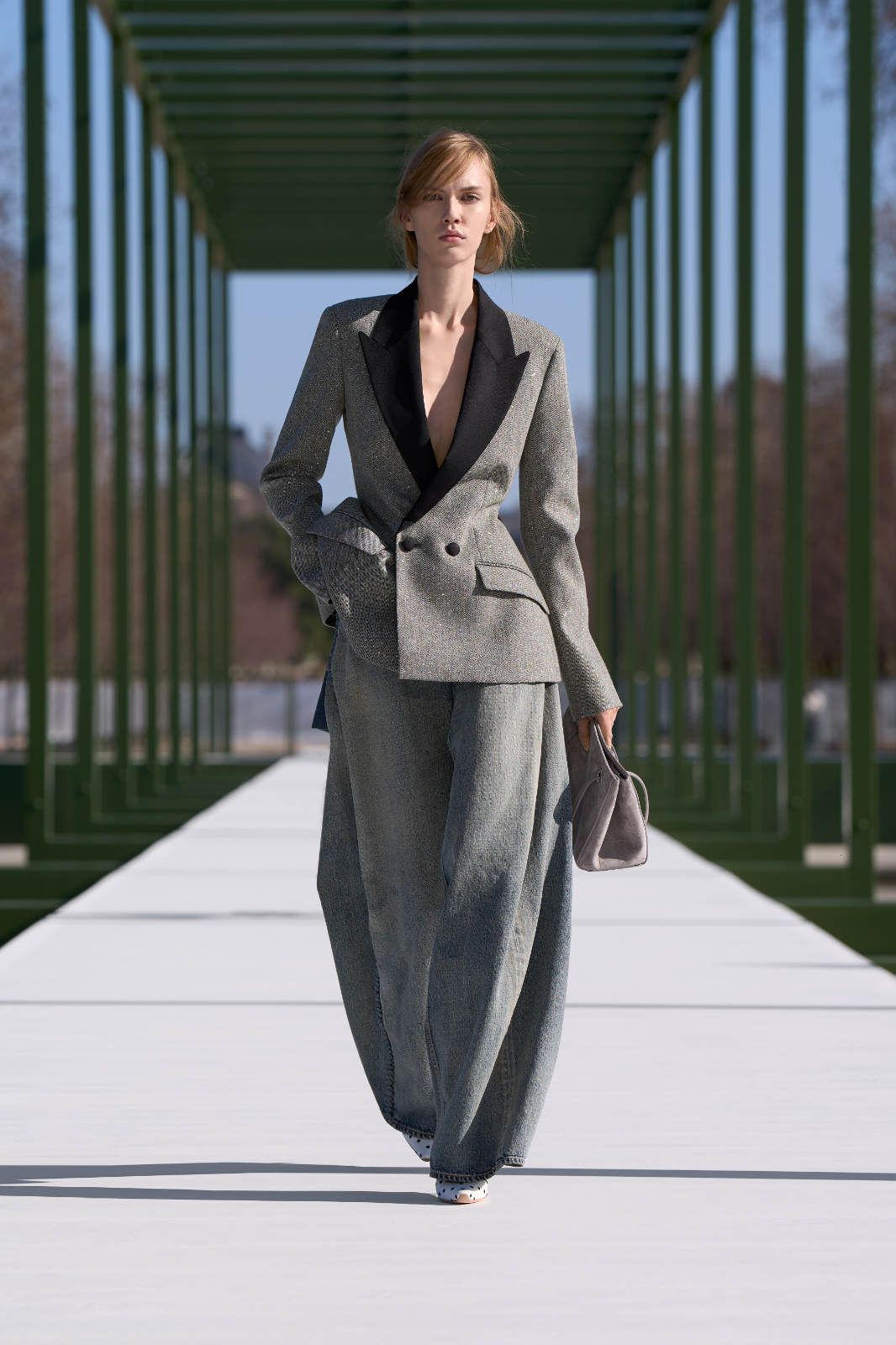 DIOR_W_RTW_FW2627_22.jpg