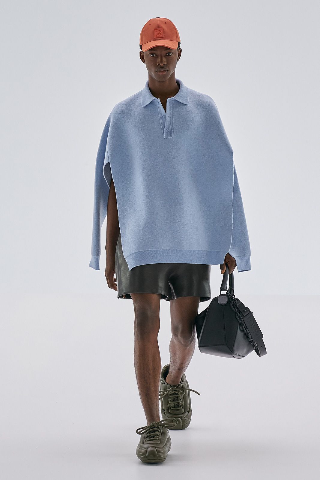 Loewe S S23 Mens Show Runway Look 52 Front Rgb Cropped 2x3 52.jpg