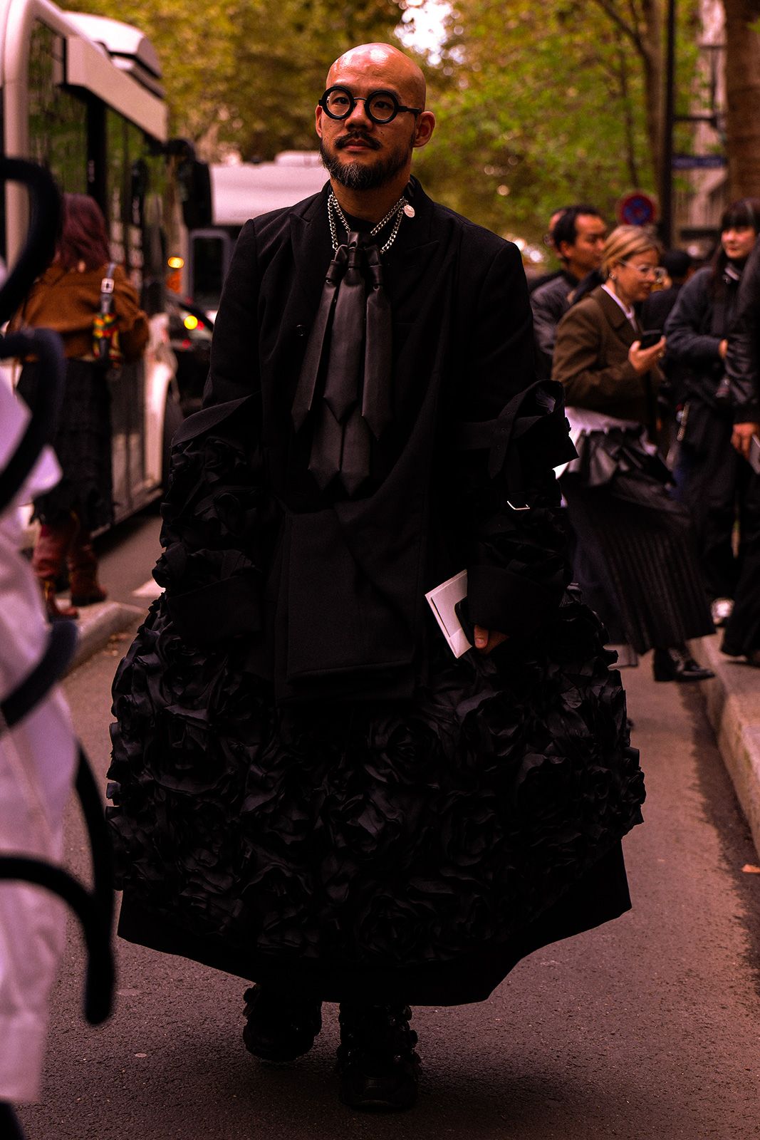 w-pfw-ss025-streetstyle-098.jpg