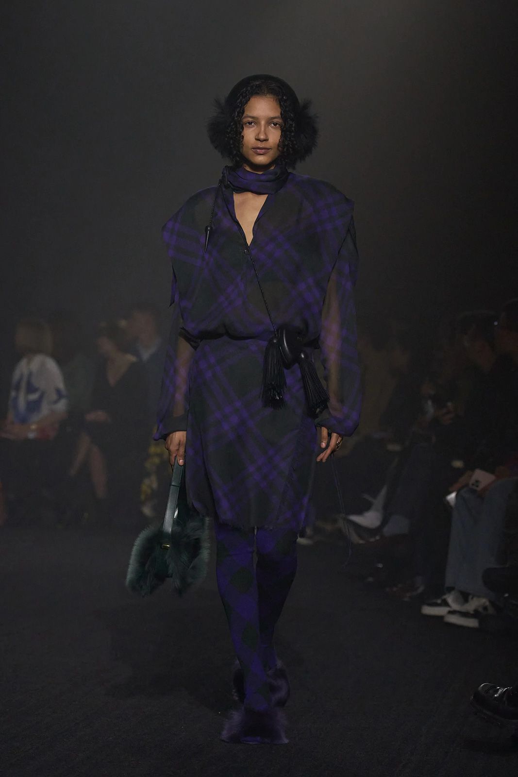 Burberry Fall 2023 Ready to Wear Gorunway 7.jpg
