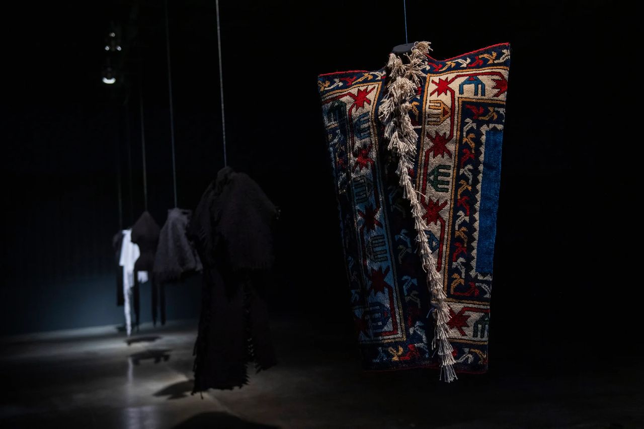 metal-mercedes-benz-fashion-week-tbilisi-galib-gassanoff-03.webp