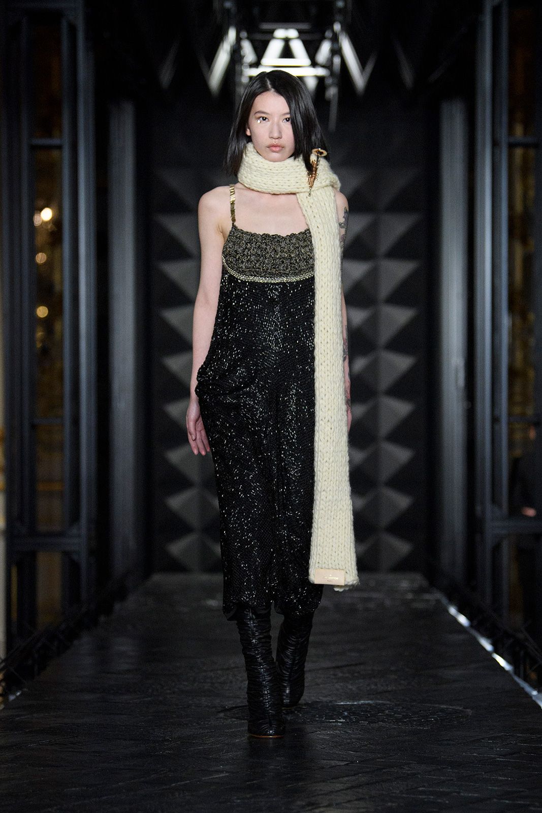 Louis Vuitton F W2324 Look 28.jpg