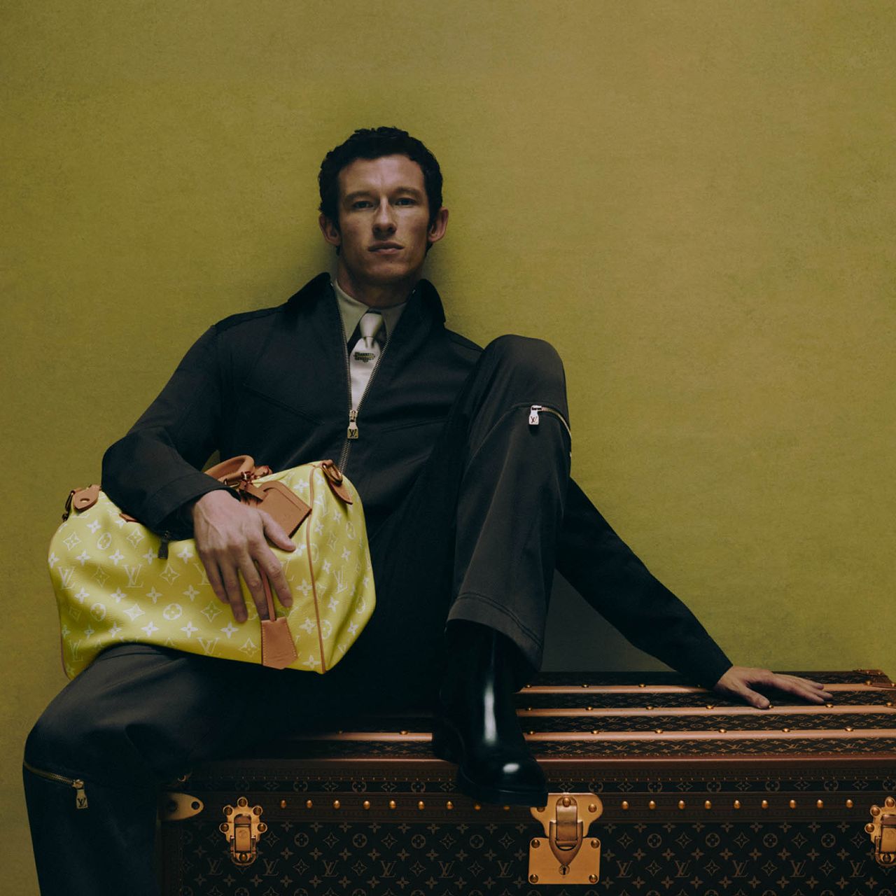 Callum-Turner_lv_1.jpg