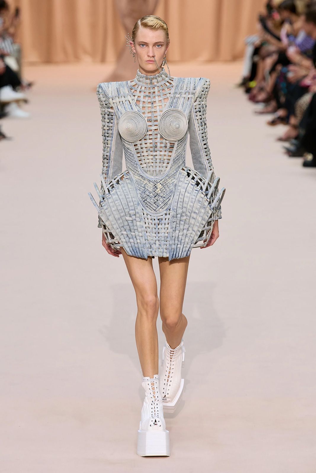 00024 Jean Paul Gaultier Fall 2022 Couture Credit Gorunway.jpg