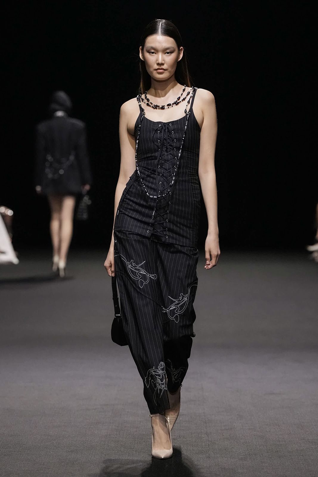 WEINSANTO_DUBAI-FASHION-WEEK_AW25-26_003.jpg