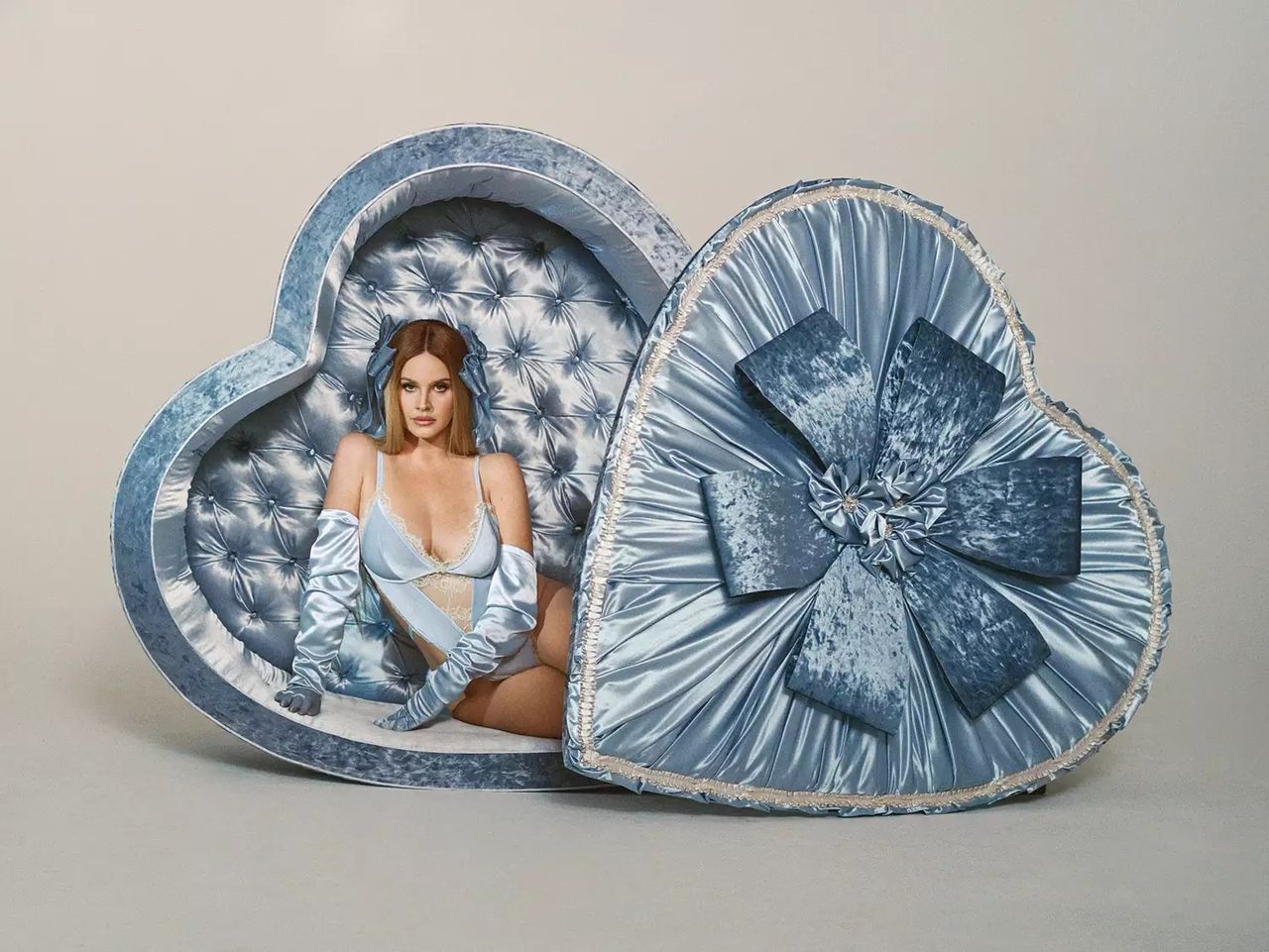 Skims-LanadelRey_3.jpg