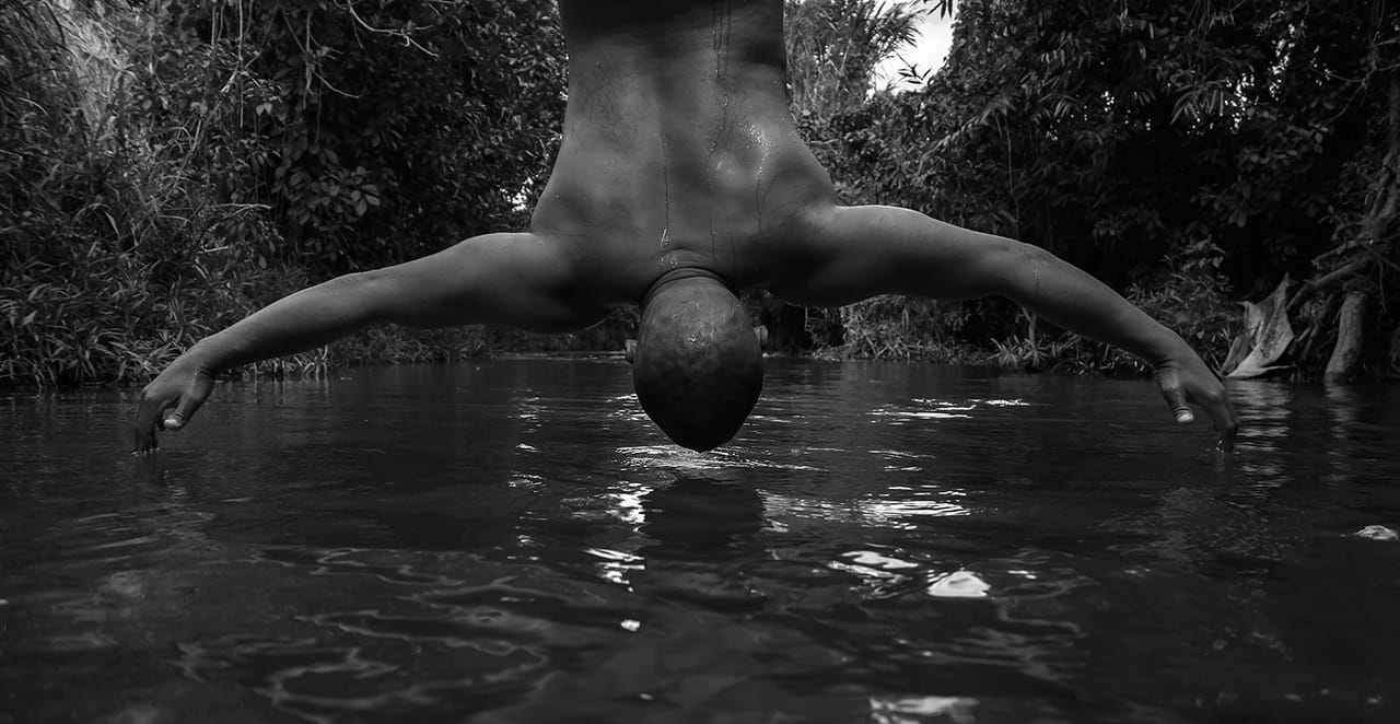 Puxagallery   Guibert Rosales Como Abrazar Un Arroyo.jpg