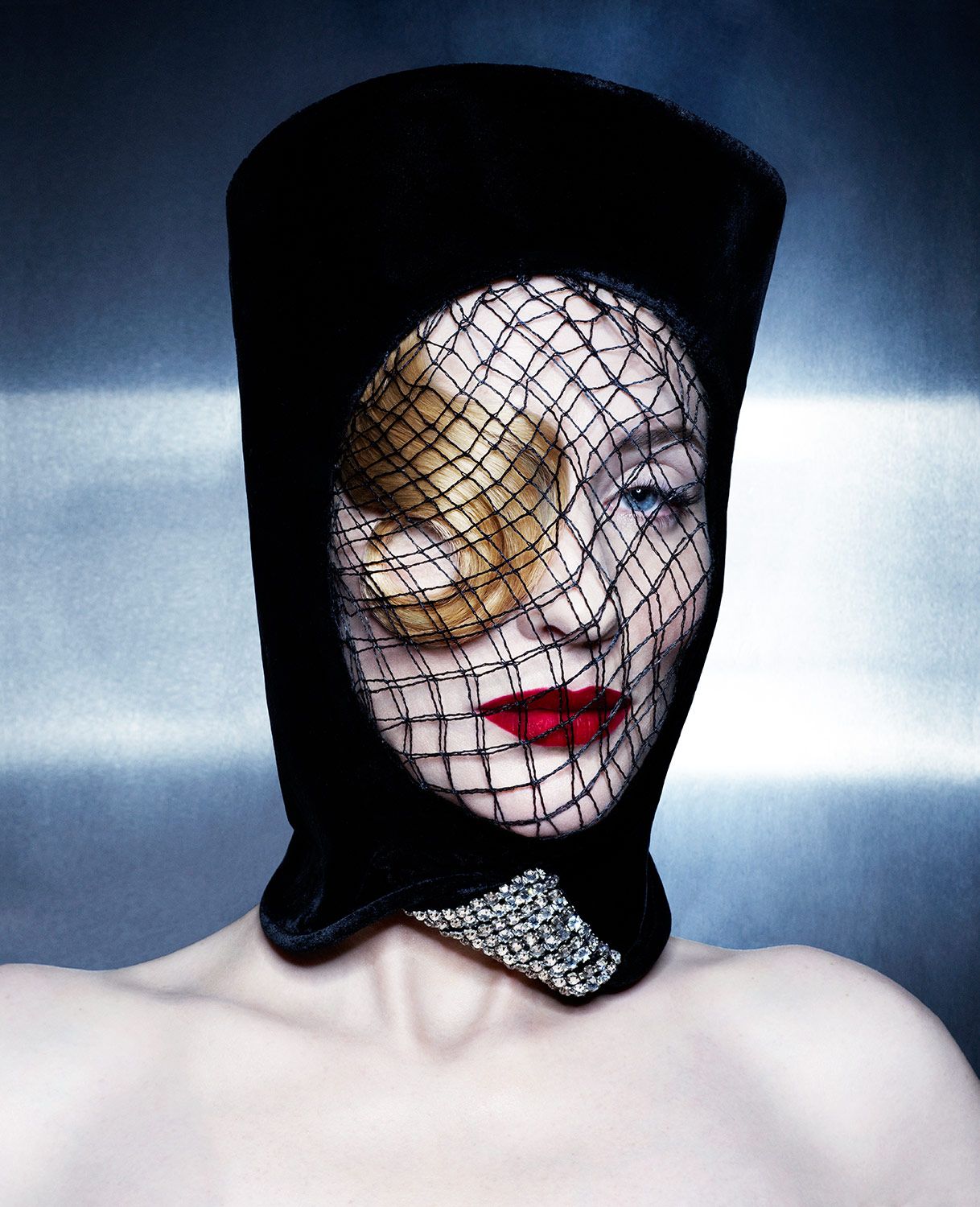 Haute Porte Metalmagazine 3.jpg