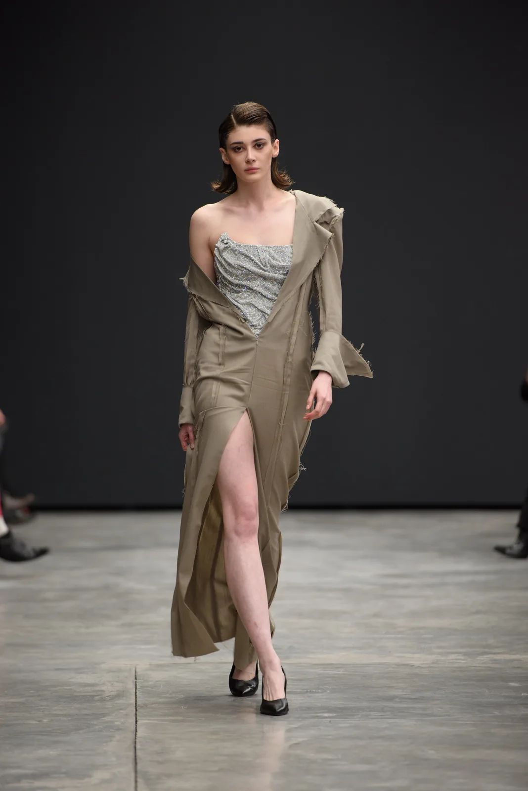 metal-mercedes-benz-fashion-week-tbilisi-02-numen-06.webp