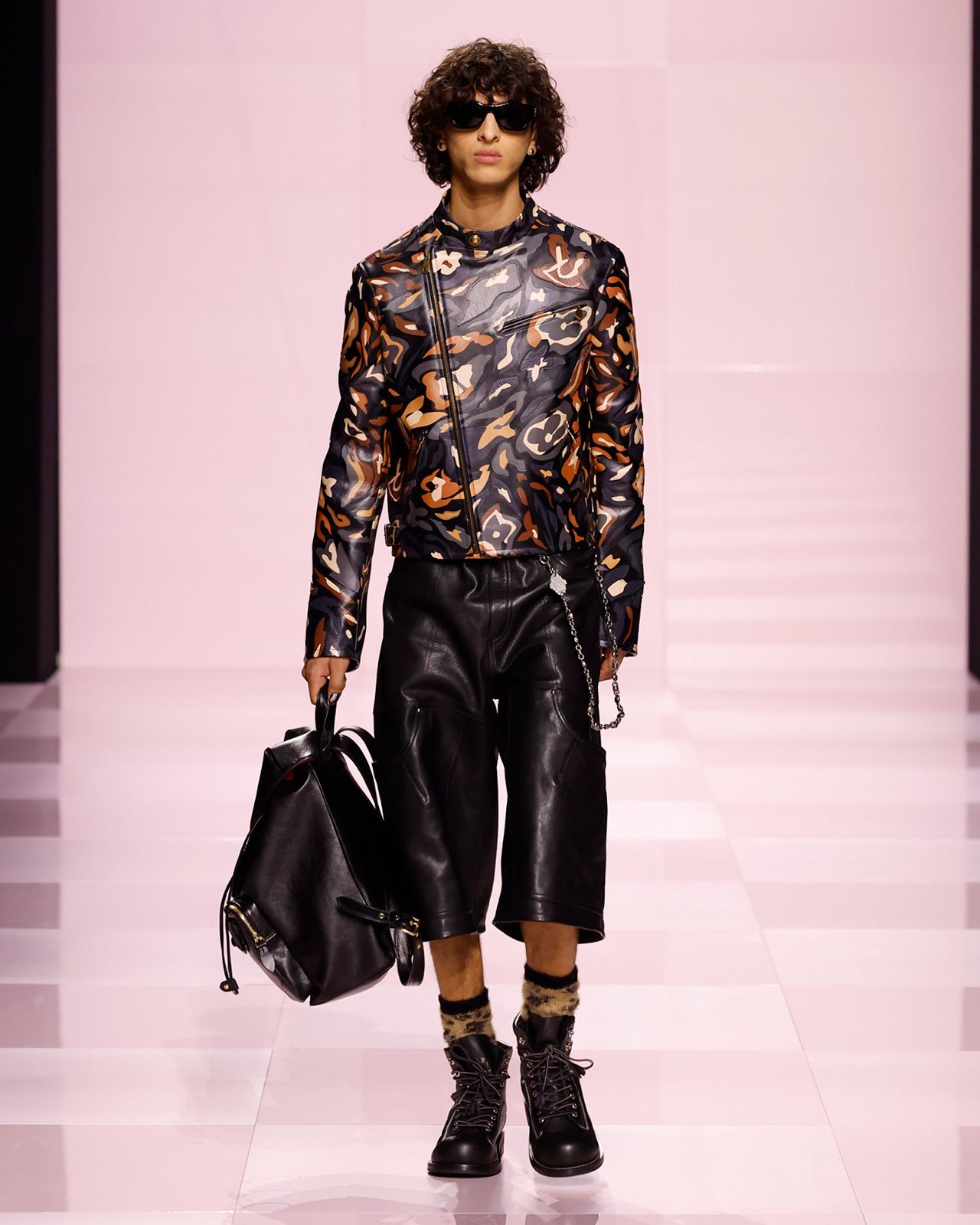 LOUIS-VUITTON-MENrsquo;S-FALL-WINTER-2025-SHOW-LOOK-53.jpg