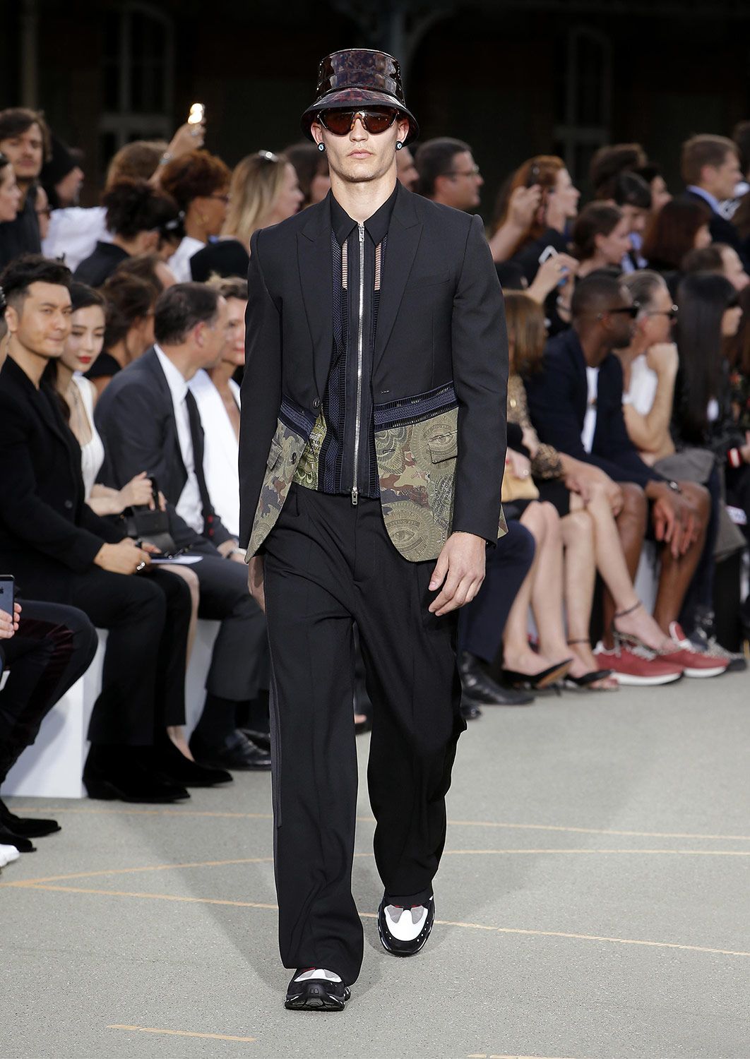 Givenchy S S17 Metalmagazine 13.jpg