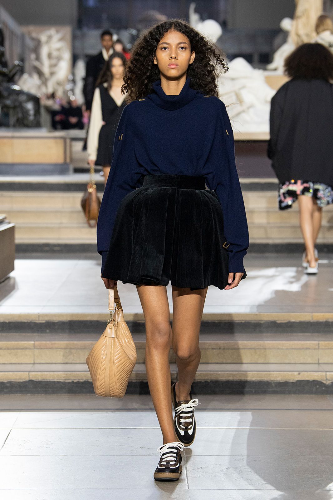 Louis Vuitton F W22 Look 20.jpg
