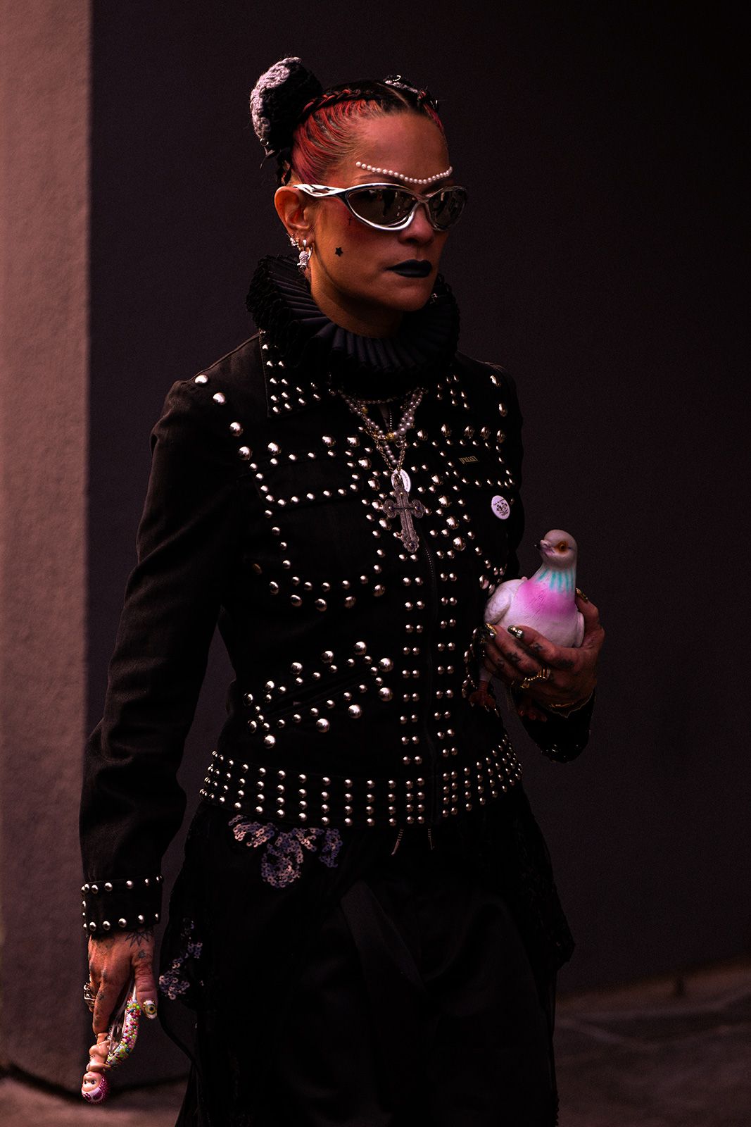 w-pfw-ss025-streetstyle-083.jpg
