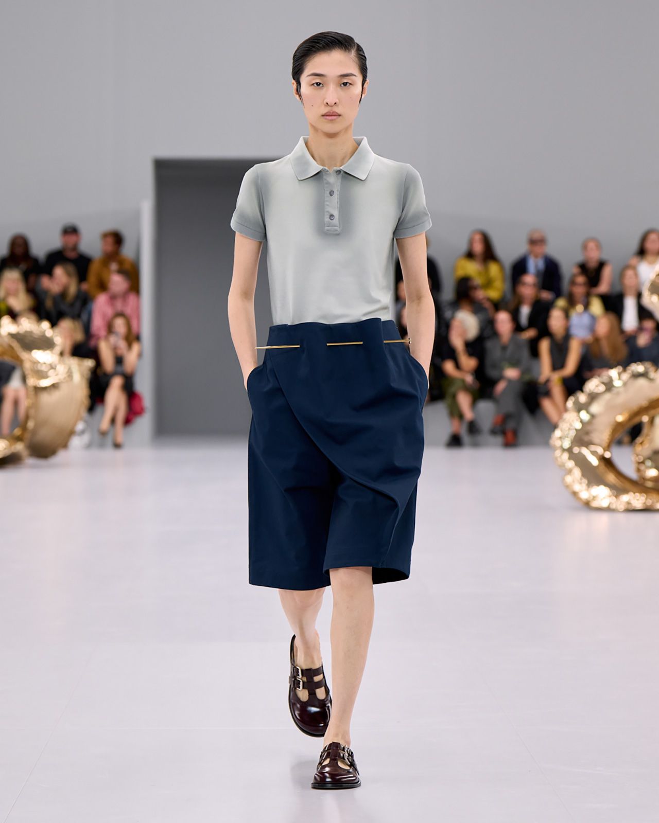 Loewe S S24 28.jpg