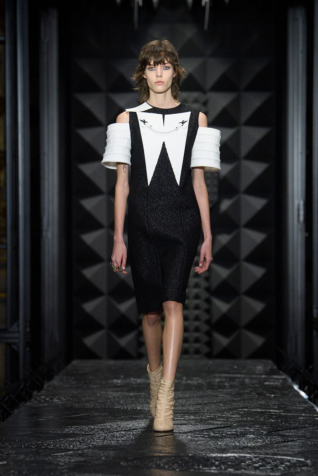 Louis Vuitton F W2324 Look 12.jpg