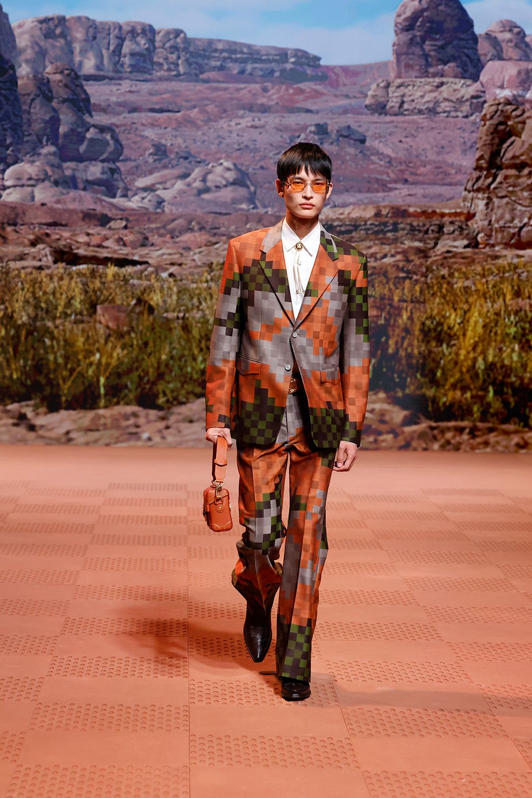 LOUIS_VUITTON_MENS_FALL_WINTER_2024_23.jpg