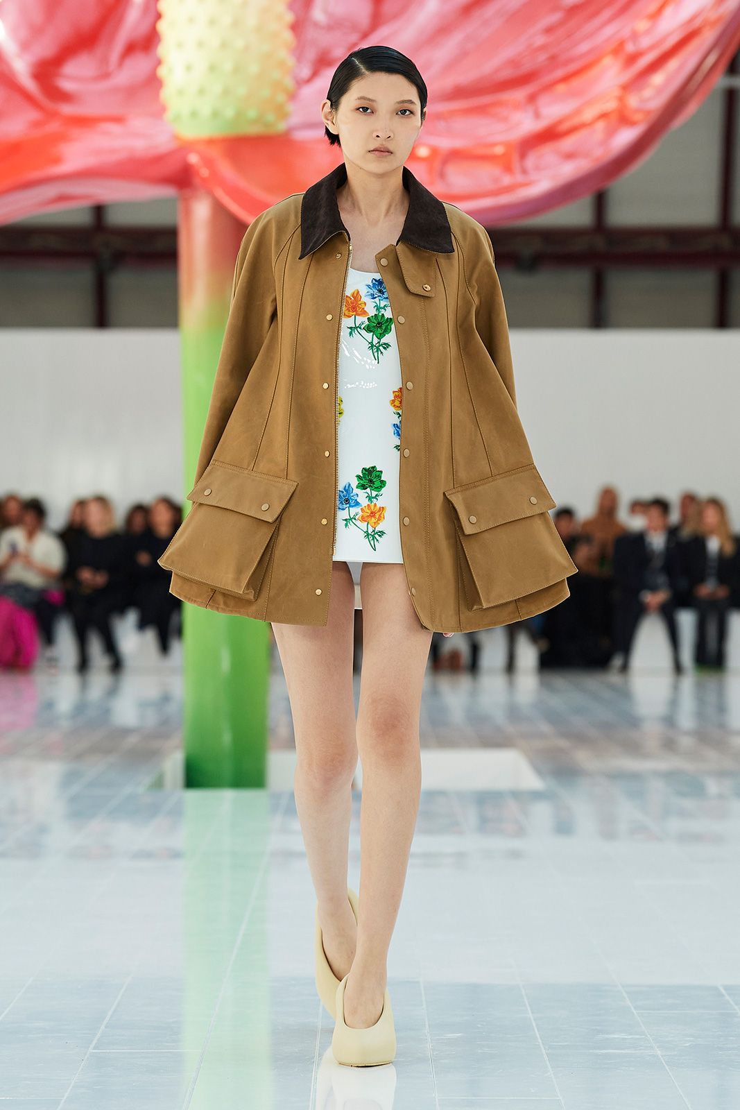 Loewe S S23  Ww  Show Runway Look 20 Front Rgb Cropped 2732x4098 20.jpg