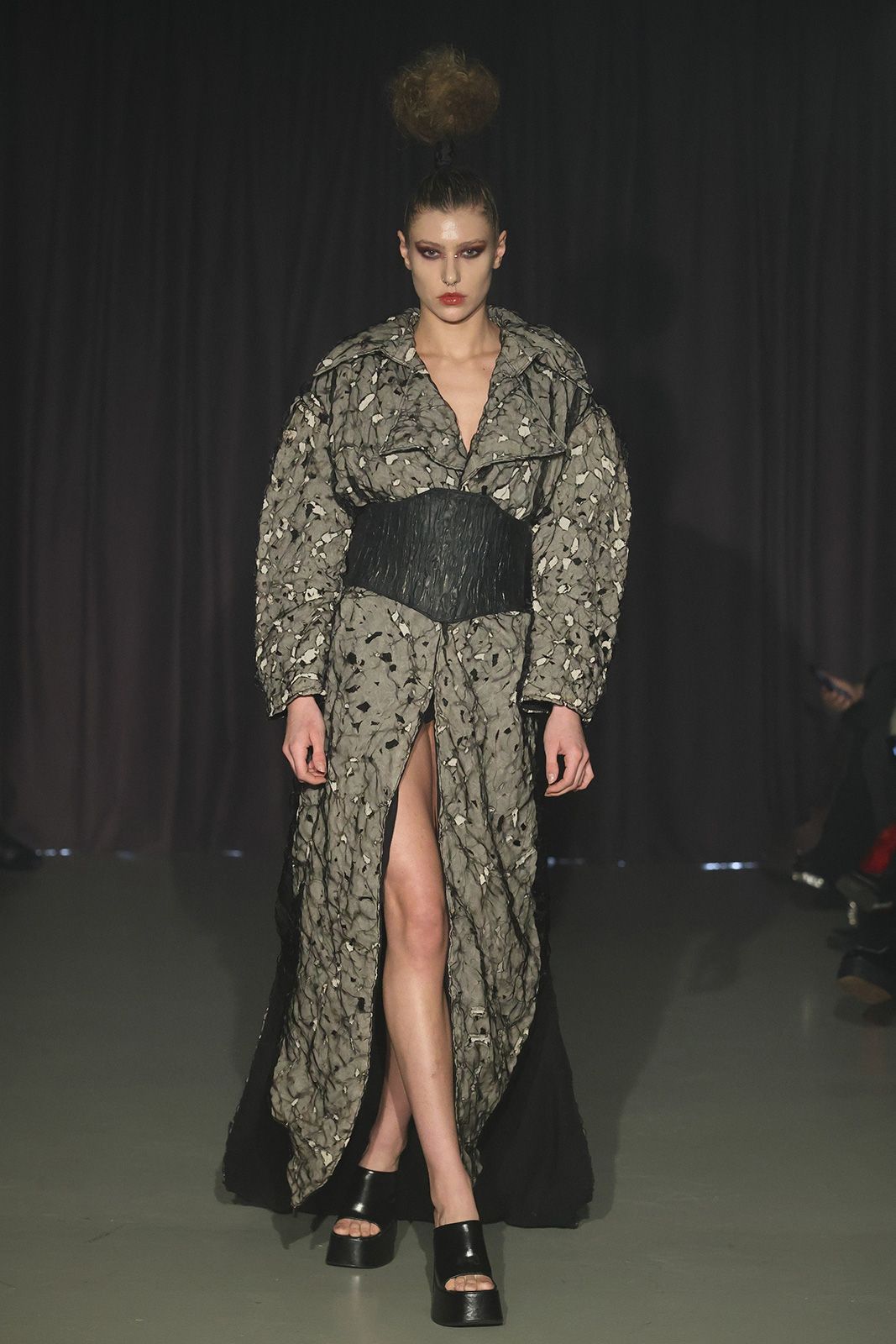 MARLON_FERRY_AW25_Look8_Press_by_Boris-Marberg_for_BFW.jpg