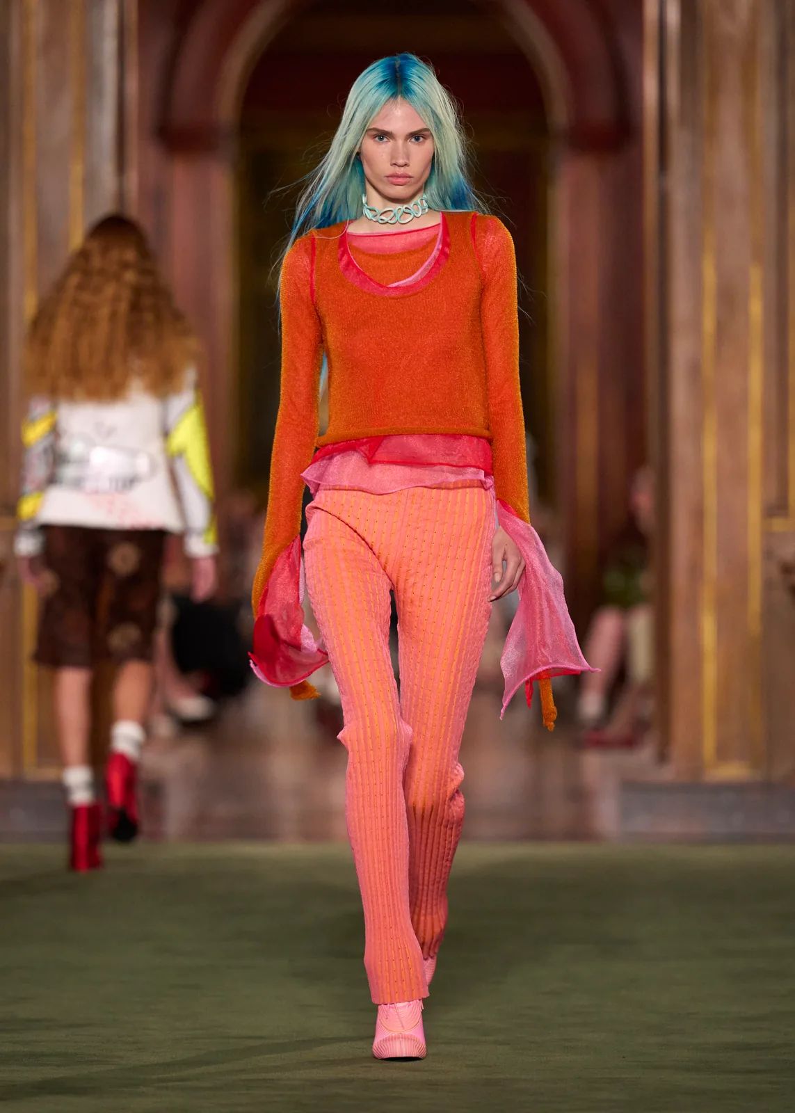 metal-louis-vuitton-cruise-2027-13.webp