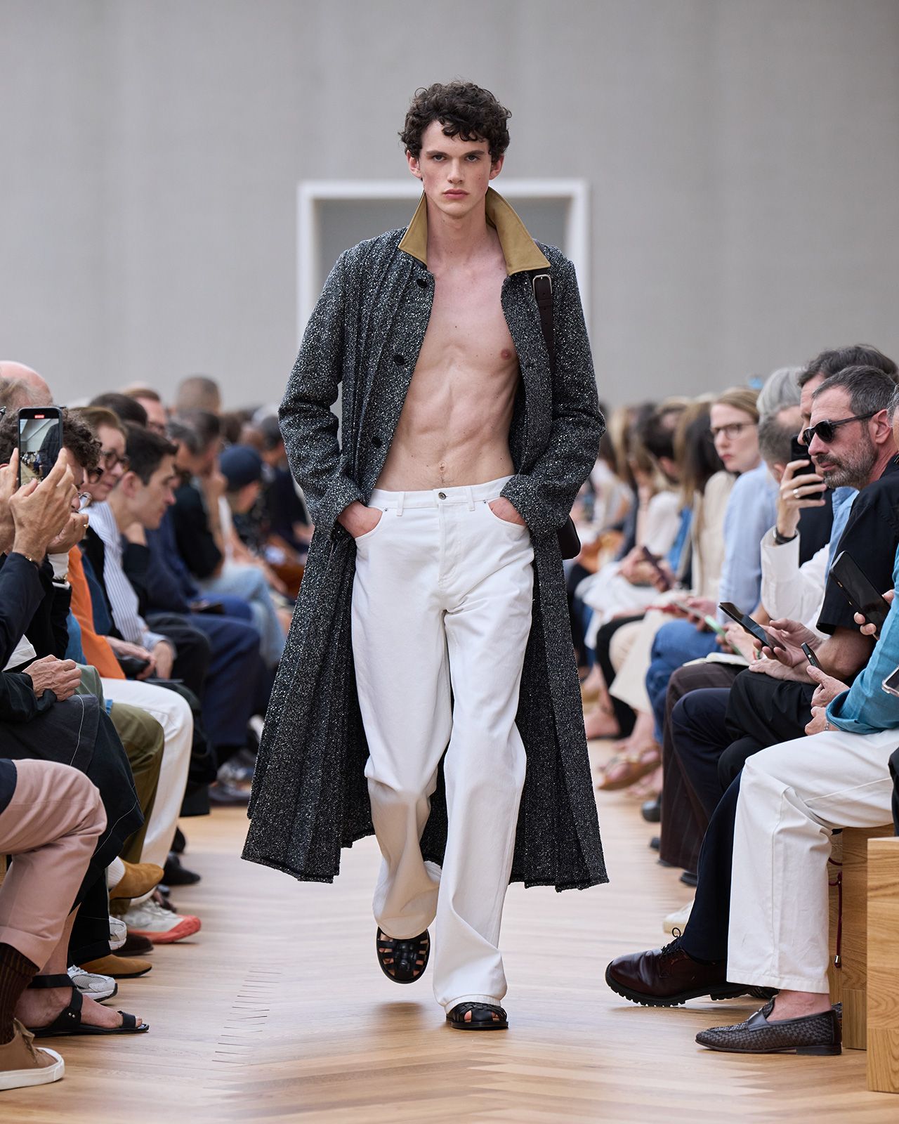 DIOR-SUMMER-2026-COLLECTION_VISUELS_LOOK-RUNWAY_25.jpg