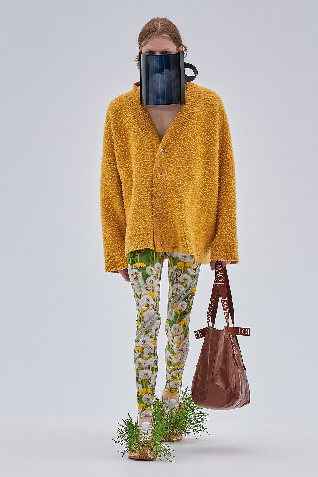 Loewe S S23 Mens Show Runway Look 31 Front Rgb Cropped 2x3 31.jpg