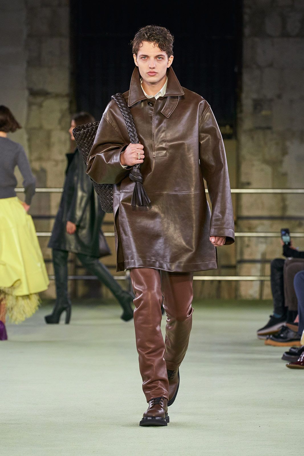 Bottega Veneta W22 033.jpg