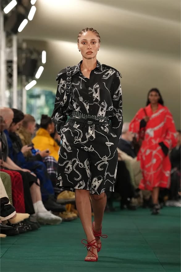 Burberry S S24 18.jpg