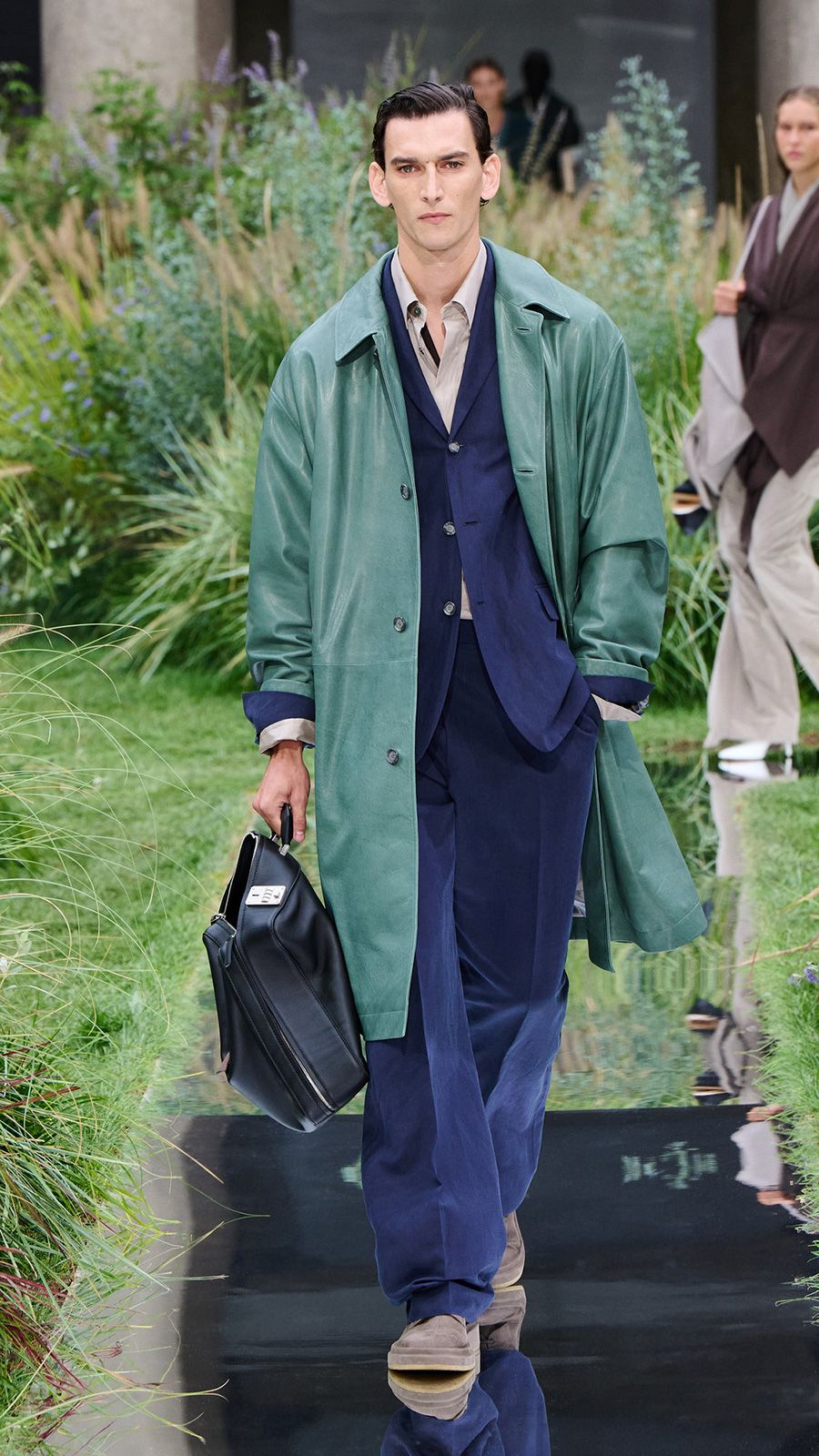 BOSS_SHOW_SPRING_SUMMER_2025_MILAN_9X16_Look_08__image-mid-res.jpg