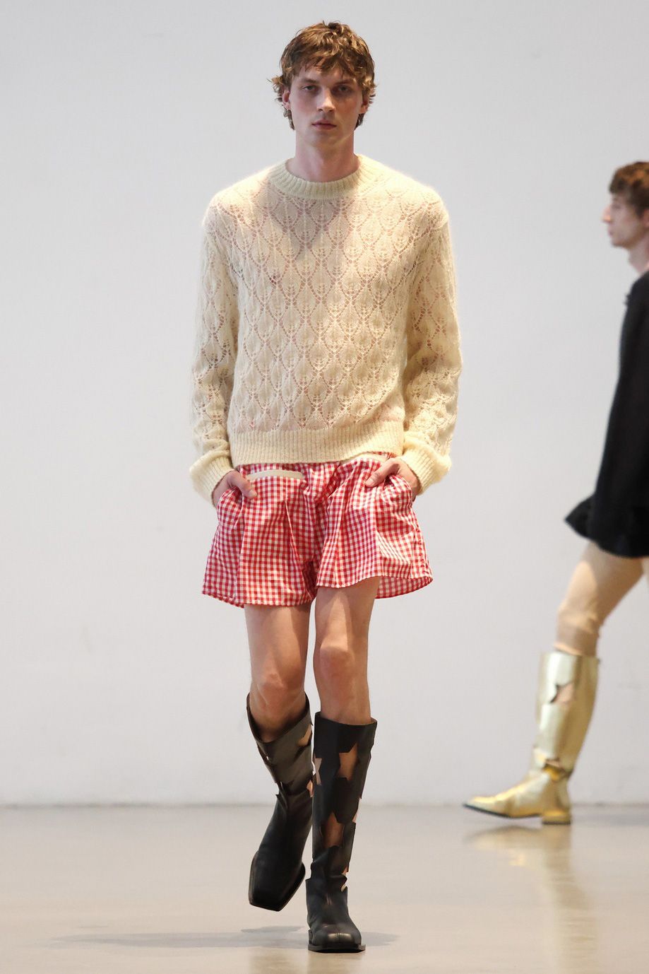 Andrej_Gronau_SS26_Look_15_Press_by_Boris-Marberg_for_BFW.jpg