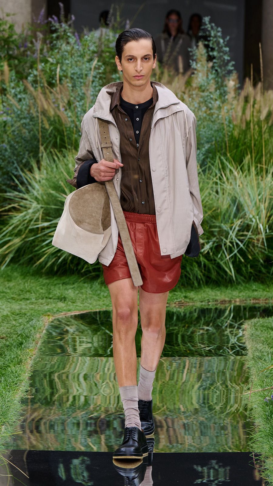 BOSS_SHOW_SPRING_SUMMER_2025_MILAN_9X16_Look_38__image-mid-res.jpg