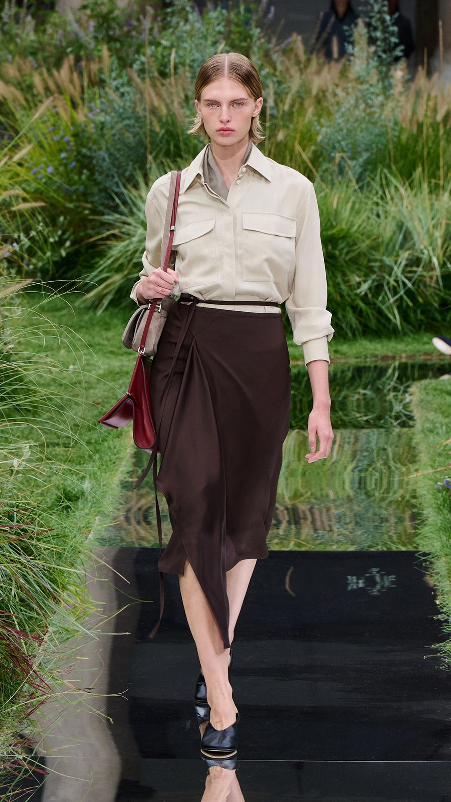 BOSS_SHOW_SPRING_SUMMER_2025_MILAN_9X16_Look_47__image-mid-res.jpg