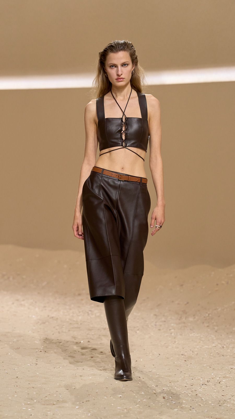 HERMES_WRTW_SS26_Runway_16.jpg