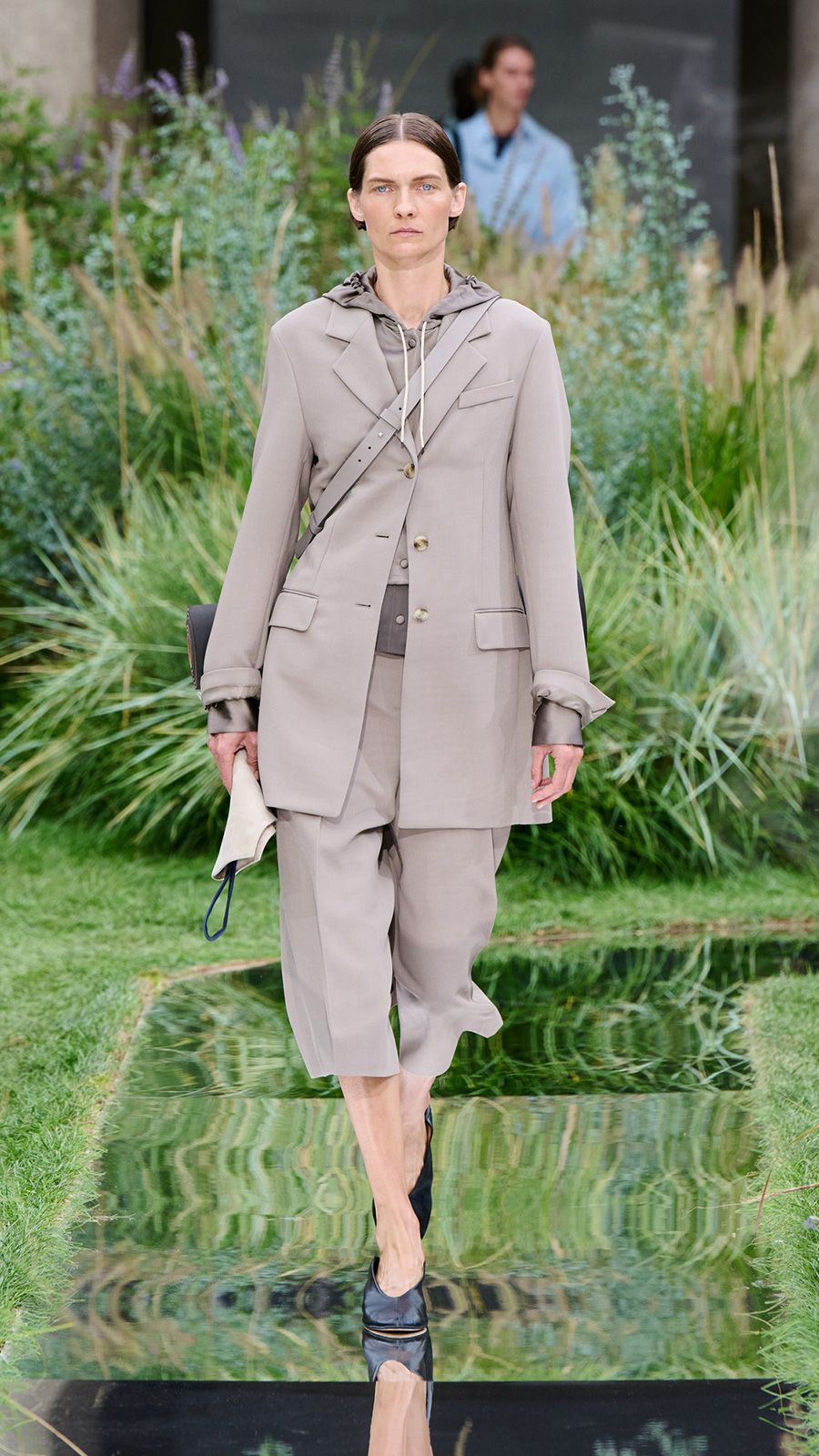 BOSS_SHOW_SPRING_SUMMER_2025_MILAN_9X16_Look_02__image-mid-res.jpg