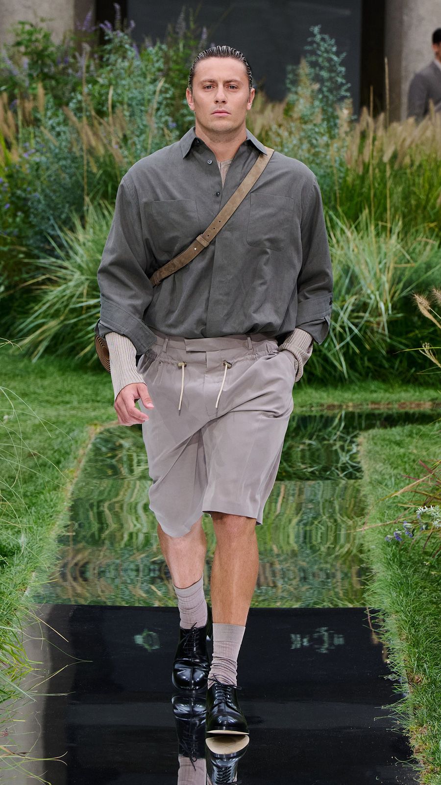BOSS_SHOW_SPRING_SUMMER_2025_MILAN_9X16_Look_16__image-mid-res.jpg