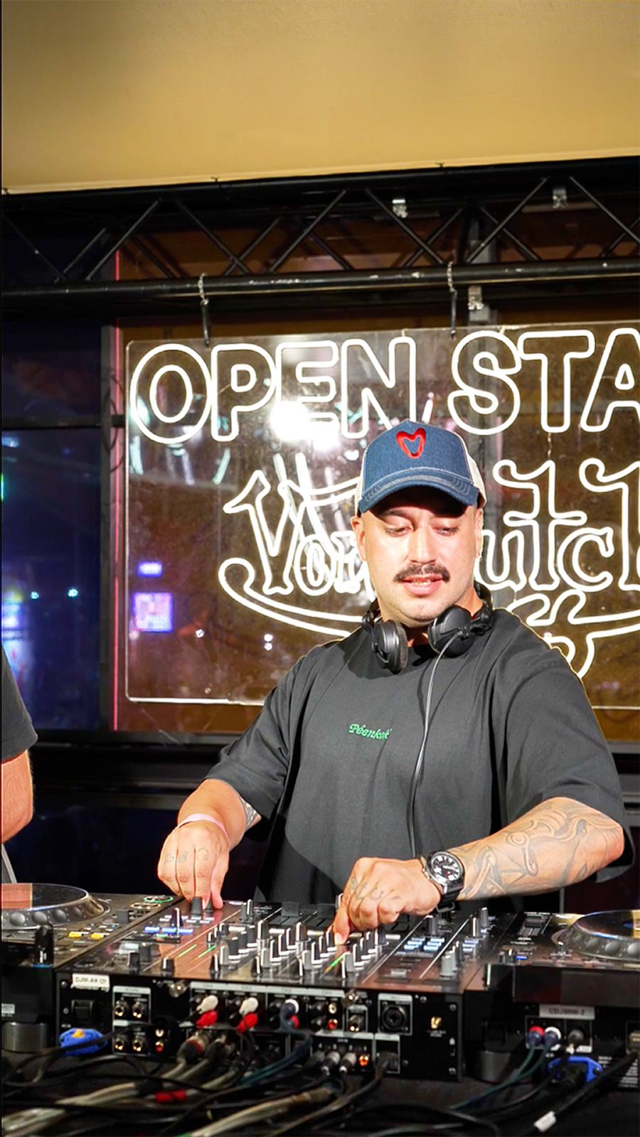 Von_Dutch_Loves_x_Brunch_Electronik_4.jpg