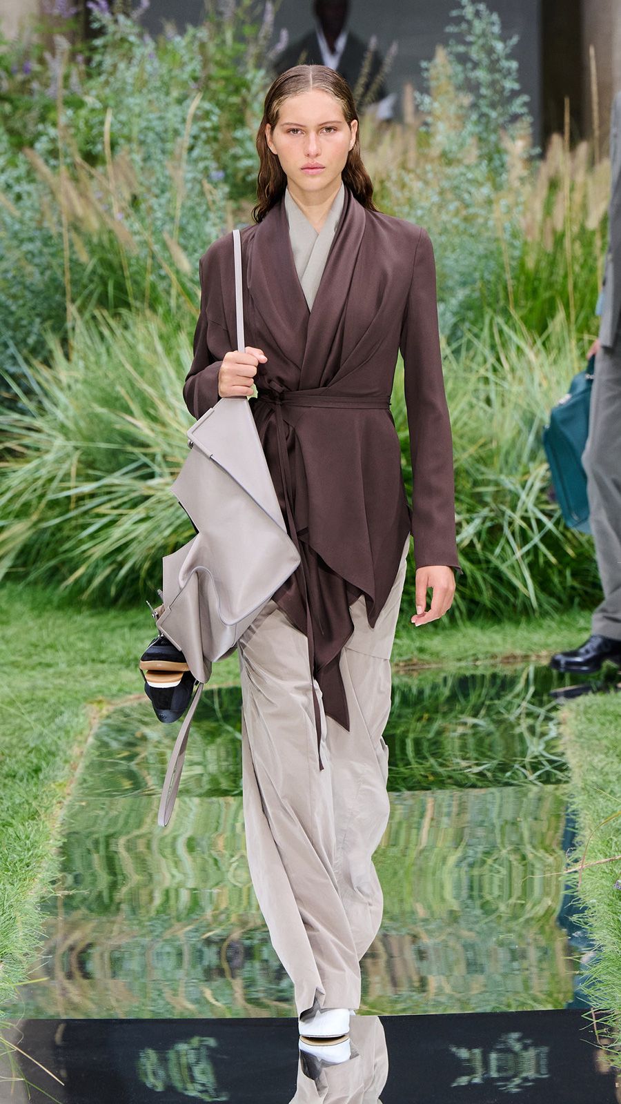 BOSS_SHOW_SPRING_SUMMER_2025_MILAN_9X16_Look_09__image-mid-res.jpg