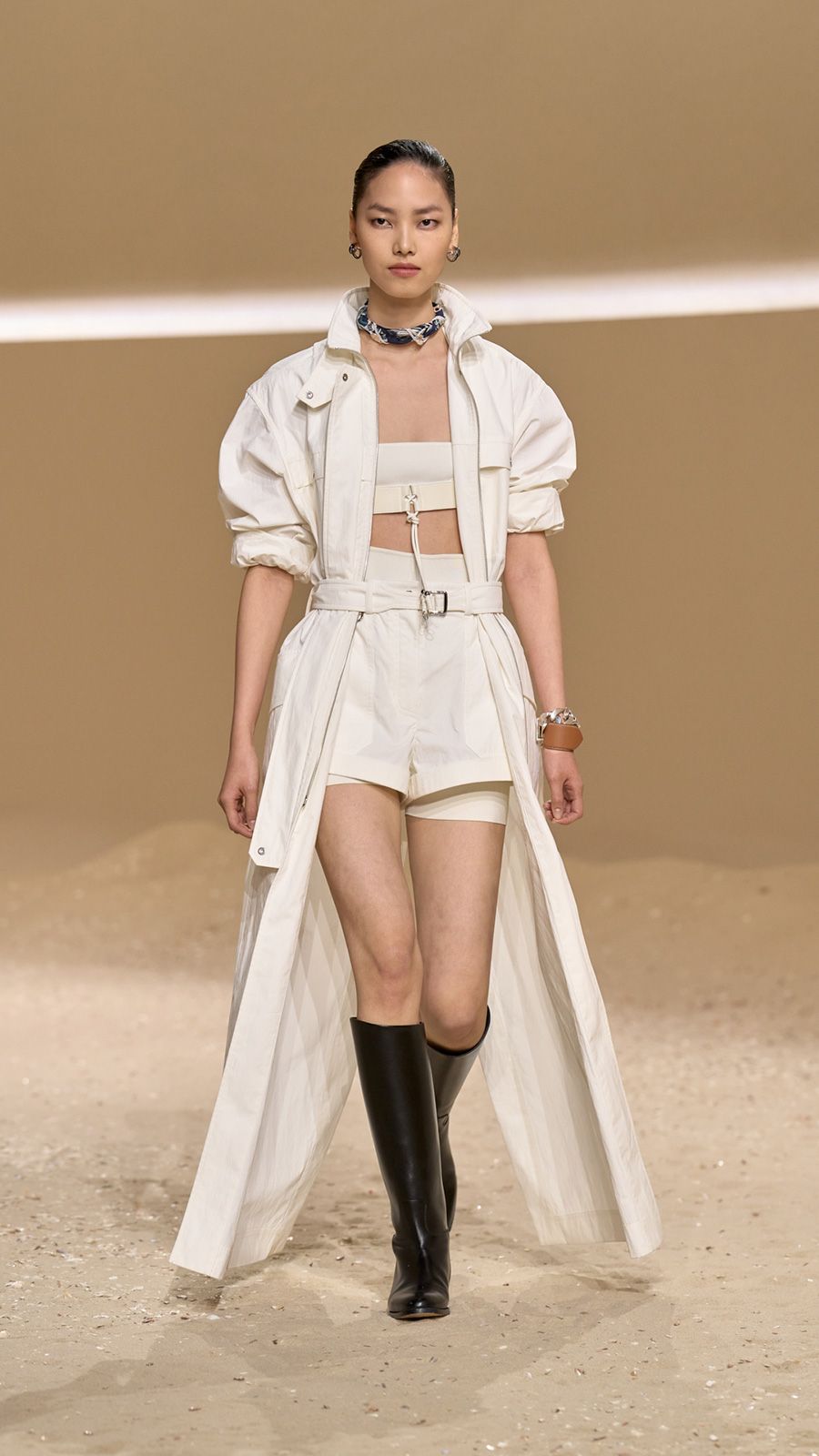 HERMES_WRTW_SS26_Runway_20.jpg