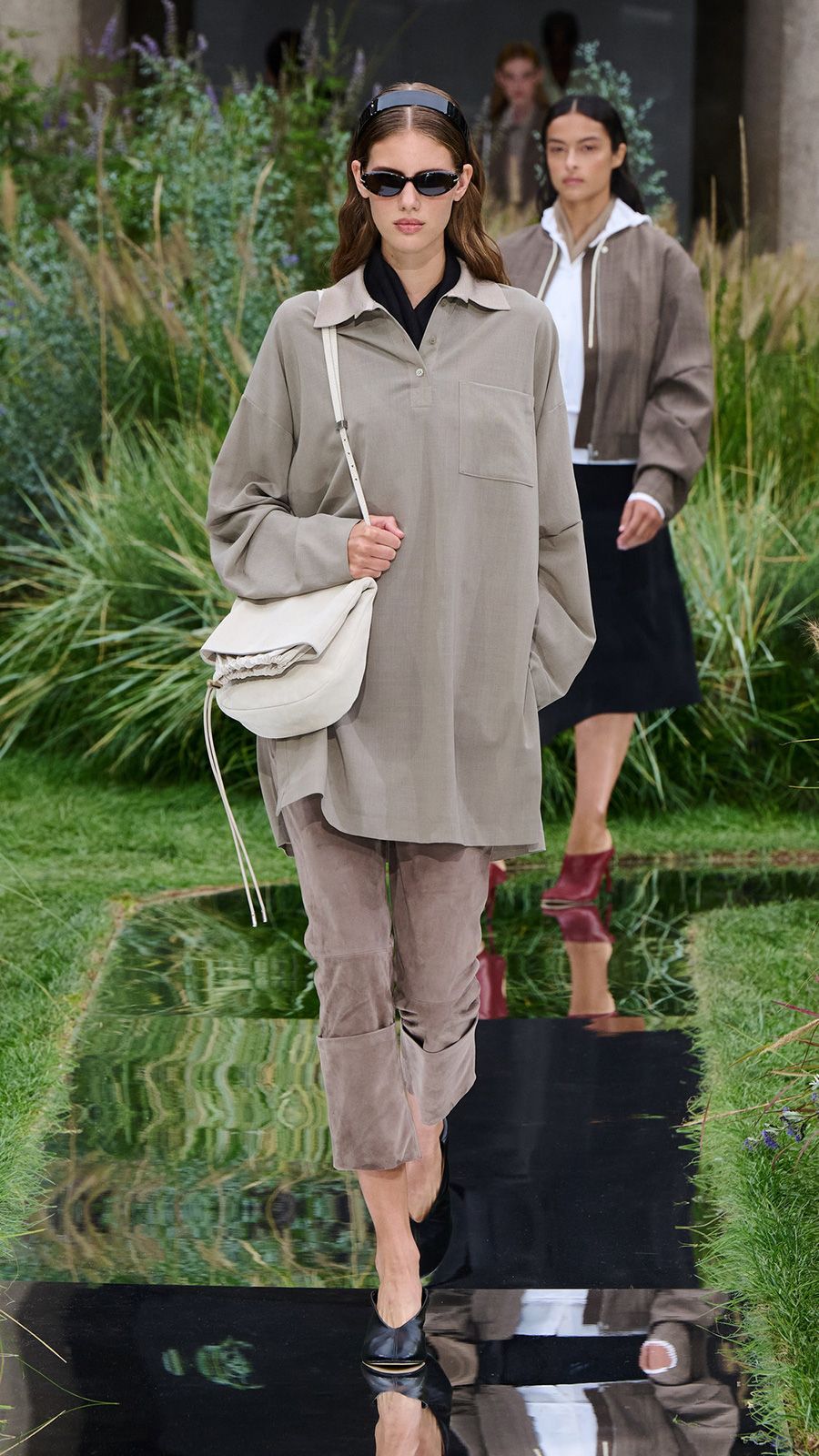 BOSS_SHOW_SPRING_SUMMER_2025_MILAN_9X16_Look_41__image-mid-res.jpg