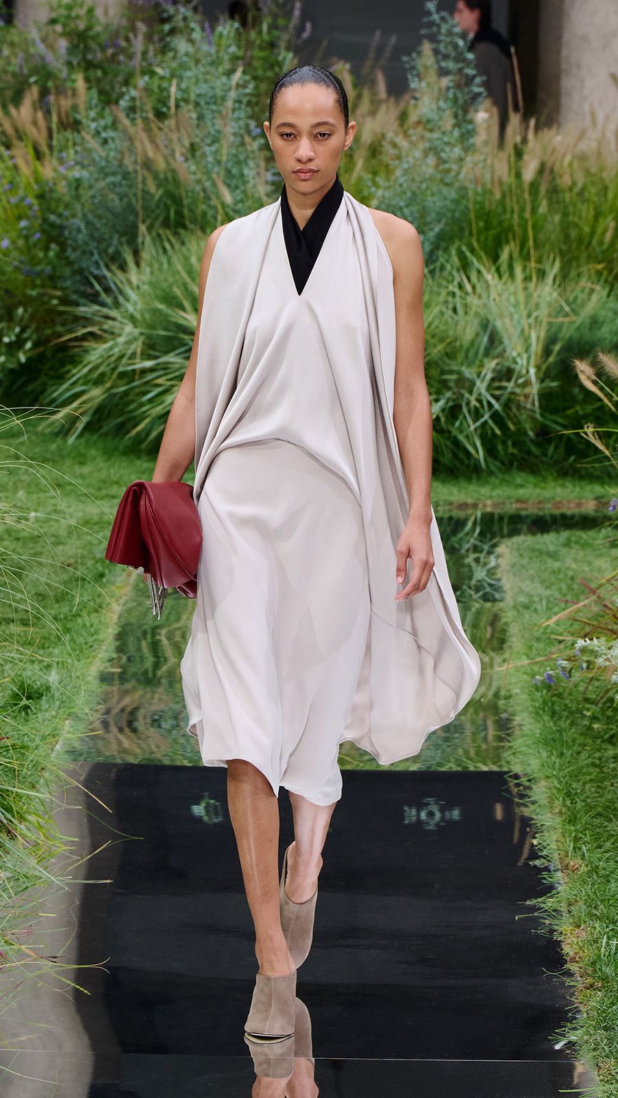 BOSS_SHOW_SPRING_SUMMER_2025_MILAN_9X16_Look_53__image-mid-res.jpg